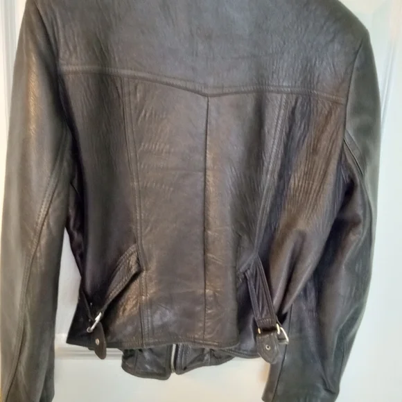 Black leather jacket Bovines make, soft leather in a women's medium size - Picture 4 of 4